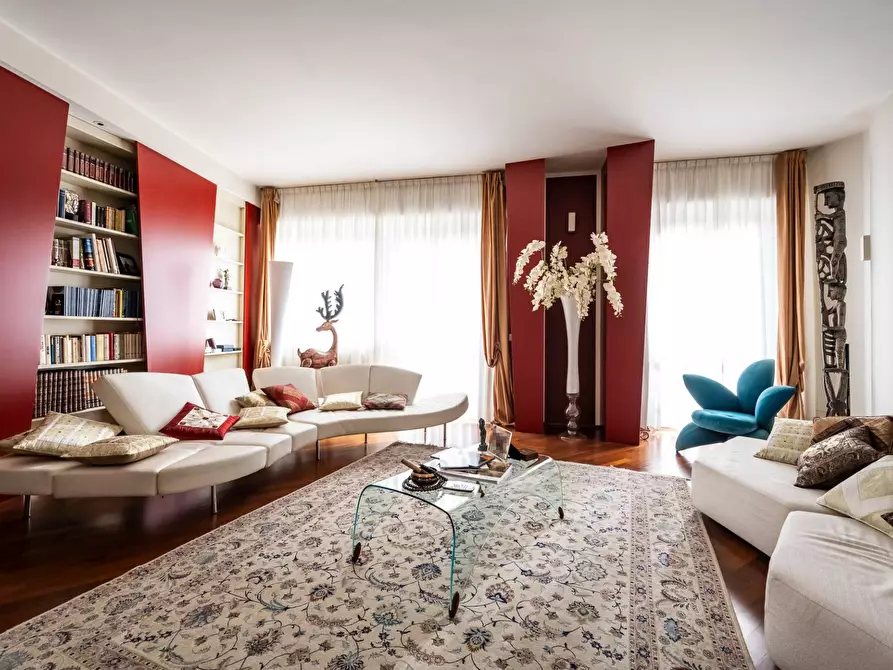 Immagine 6 di Appartamento in vendita  in Via Battisti a Varese