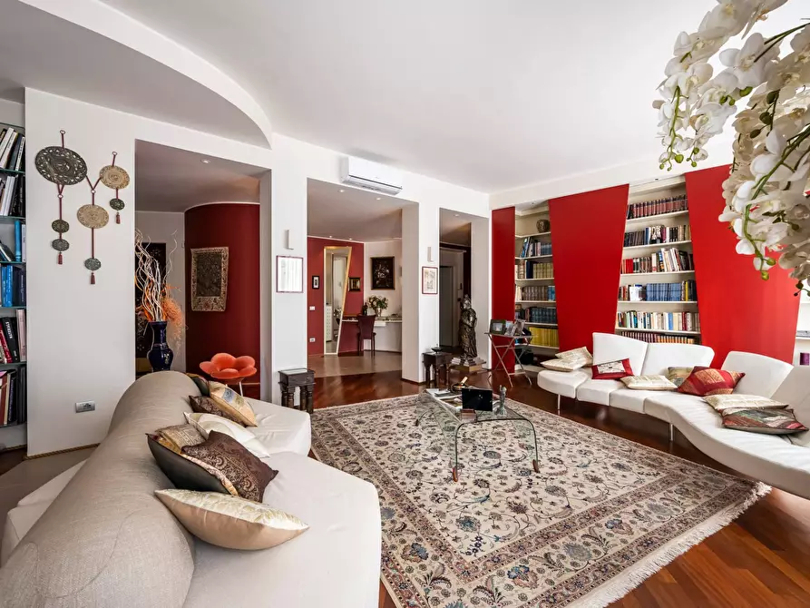 Immagine 9 di Appartamento in vendita  in Via Battisti a Varese