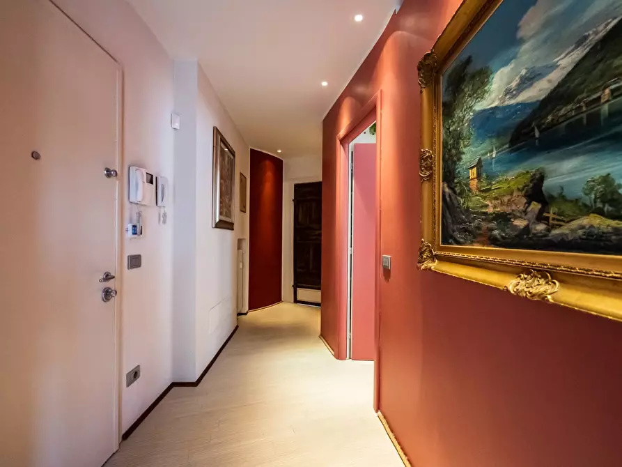 Immagine 27 di Appartamento in vendita  in Via Battisti a Varese