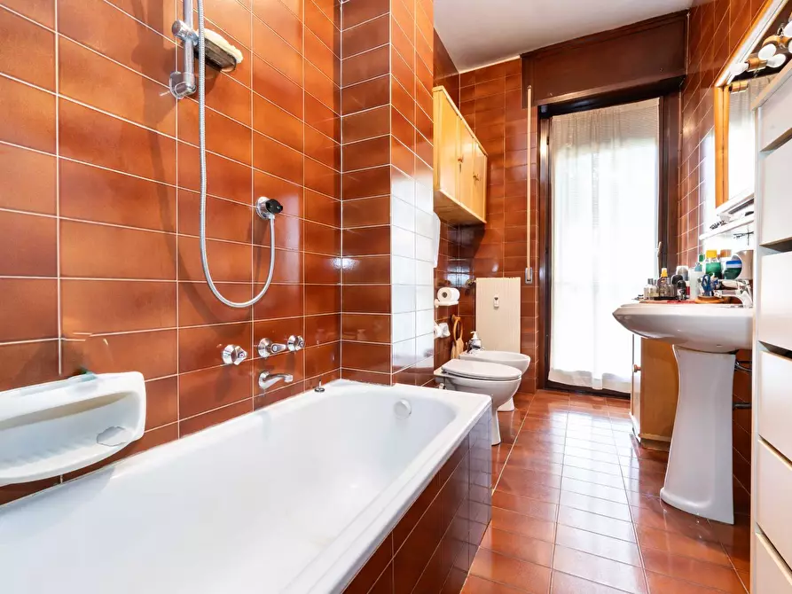 Immagine 25 di Appartamento in vendita  in Via Leopoldo Gasparotto a Varese