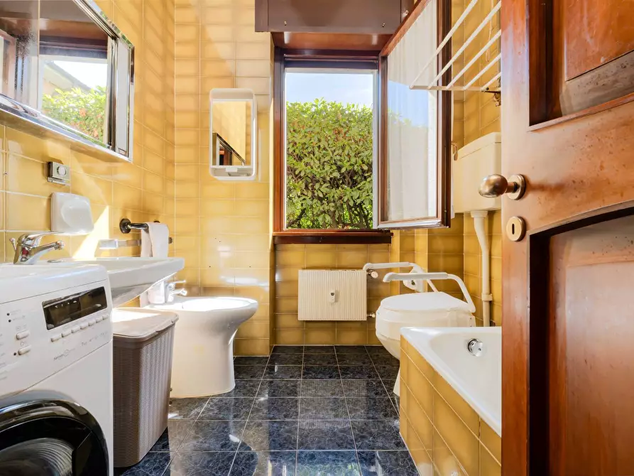 Immagine 17 di Appartamento in vendita  in Via Leopoldo Gasparotto a Varese