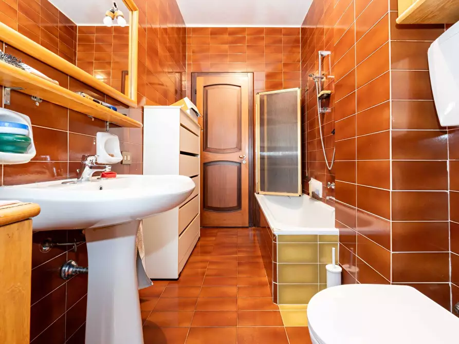 Immagine 26 di Appartamento in vendita  in Via Leopoldo Gasparotto a Varese