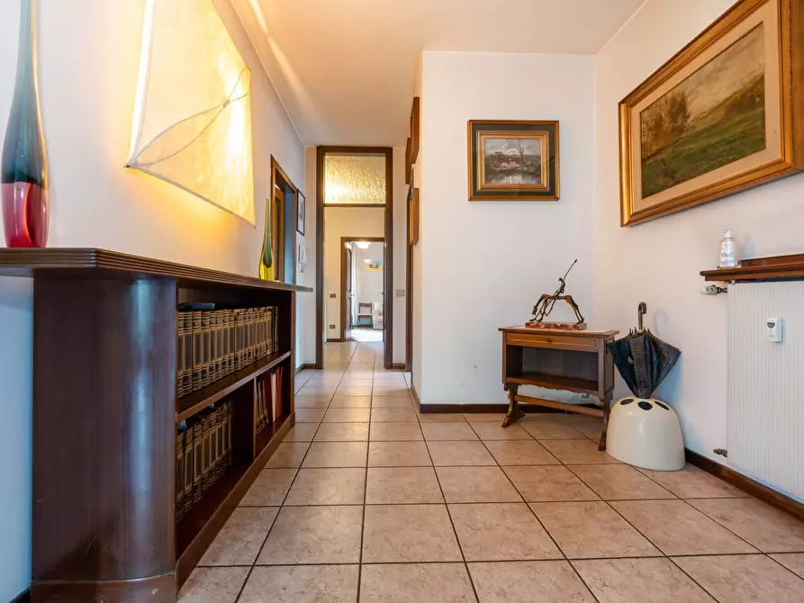 Immagine 8 di Appartamento in vendita  in Via Leopoldo Gasparotto a Varese