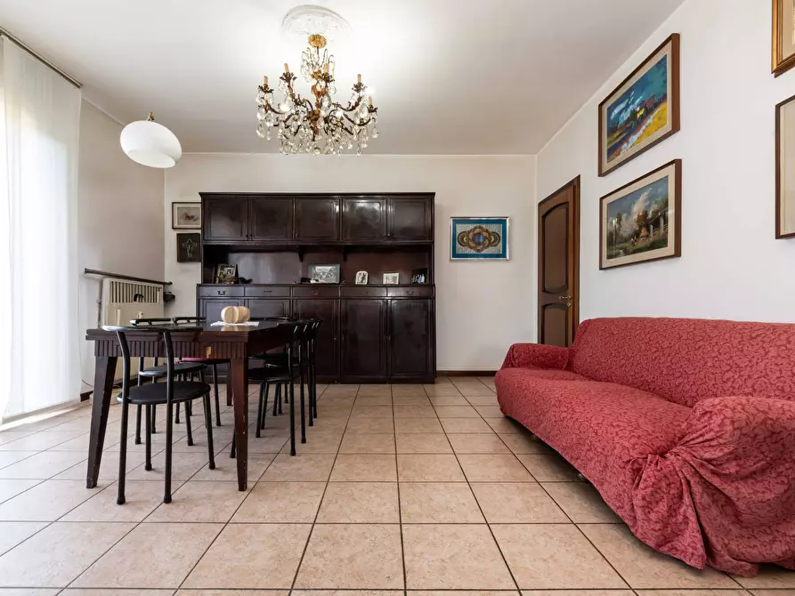 Immagine 5 di Appartamento in vendita  in Via Leopoldo Gasparotto a Varese