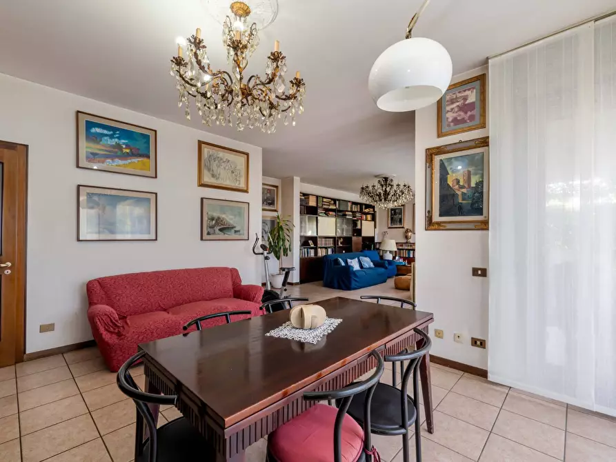 Immagine 6 di Appartamento in vendita  in Via Leopoldo Gasparotto a Varese