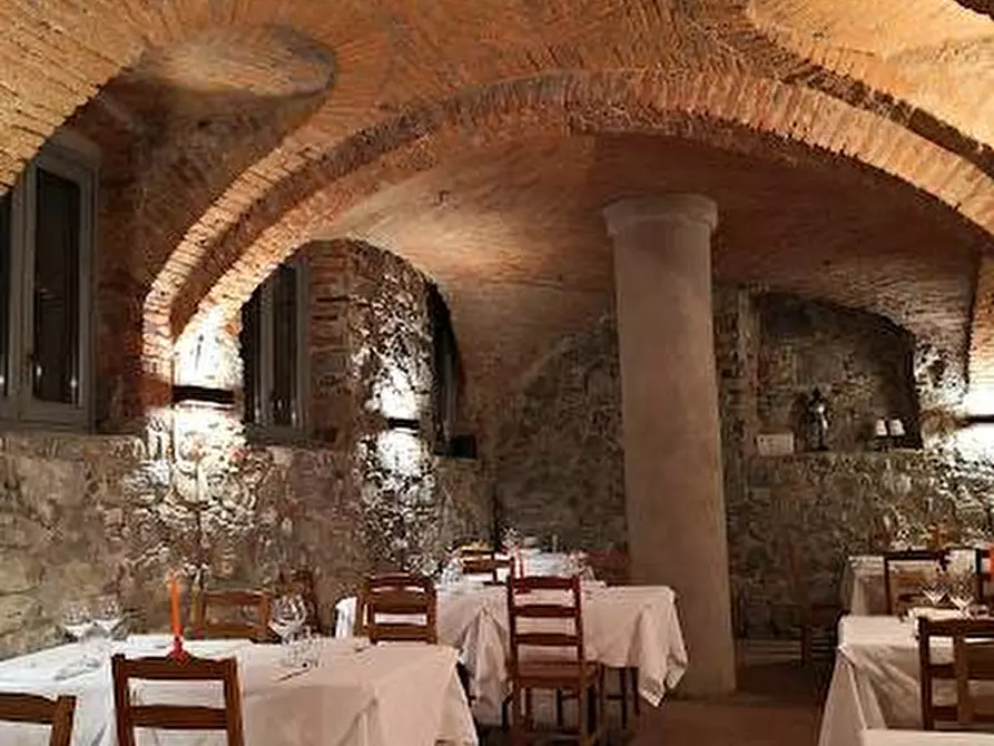 Immagine 8 di Attività commerciale in vendita  in Via Milano a Cocquio-Trevisago