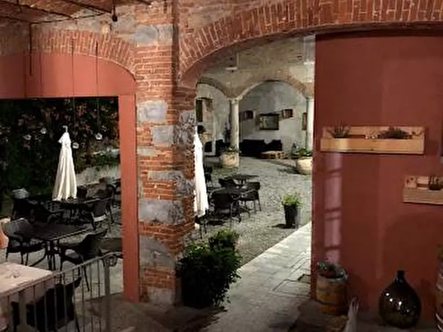 Immagine 5 di Attività commerciale in vendita  in Via Milano a Cocquio-Trevisago