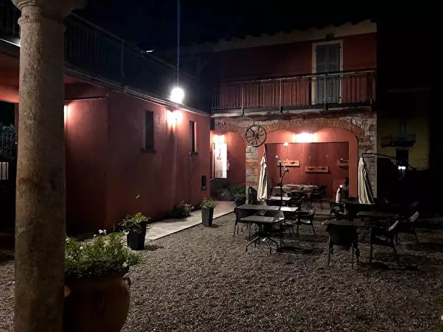 Immagine 4 di Attività commerciale in vendita  in Via Milano a Cocquio-Trevisago