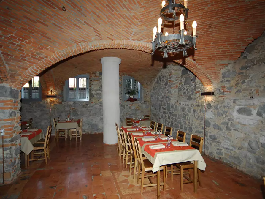 Immagine 10 di Attività commerciale in vendita  in Via Milano a Cocquio-Trevisago