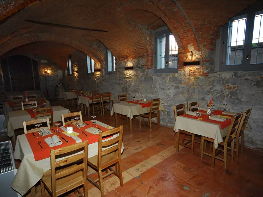 Immagine 12 di Attività commerciale in vendita  in Via Milano a Cocquio-Trevisago