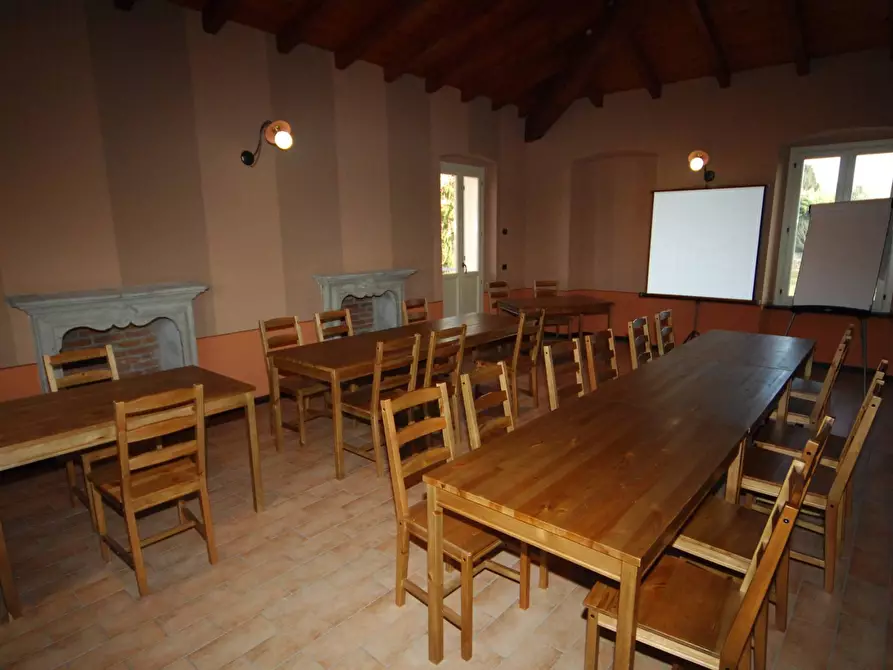 Immagine 18 di Attività commerciale in vendita  in Via Milano a Cocquio-Trevisago