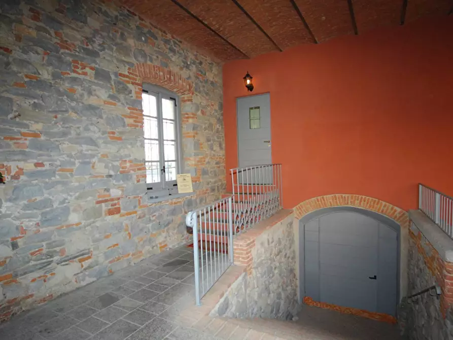 Immagine 21 di Attività commerciale in vendita  in Via Milano a Cocquio-Trevisago