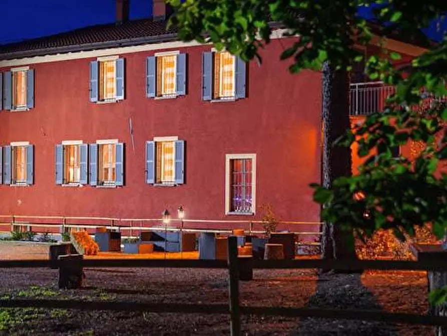 Immagine 3 di Attività commerciale in vendita  in Via Milano a Cocquio-Trevisago