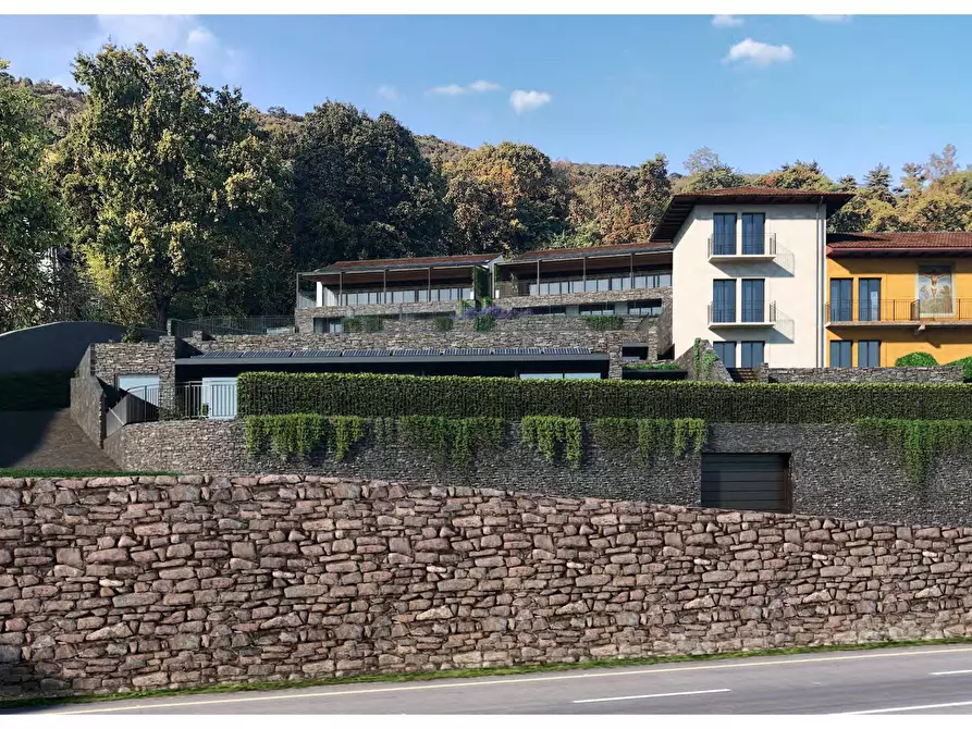 Immagine 4 di Villa in vendita  a Verbania