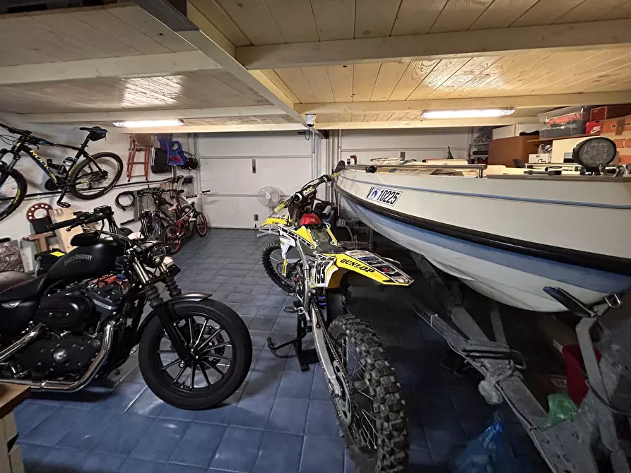 Immagine 26 di Villetta a schiera in vendita  in Via Monte Nevoso a Tradate