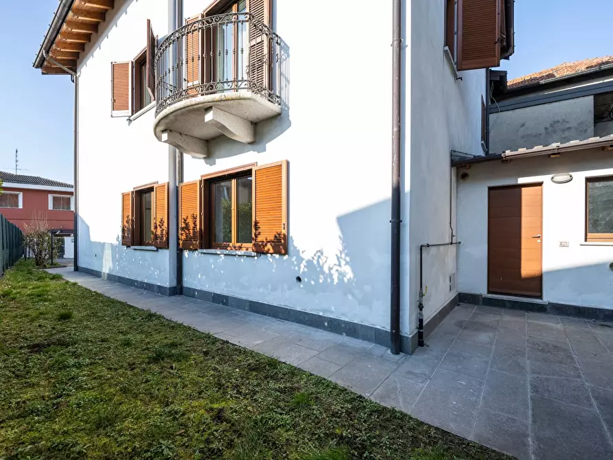 Immagine 24 di Villa in vendita  in via fontanone a Gavirate