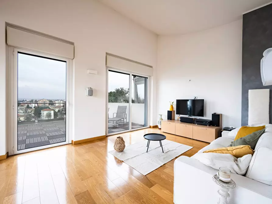 Immagine 1 di Appartamento in vendita  in via Nino Bixio a Gallarate