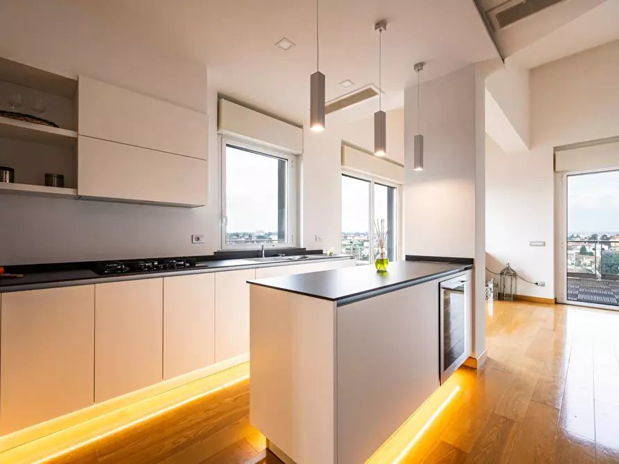 Immagine 2 di Appartamento in vendita  in via Nino Bixio a Gallarate