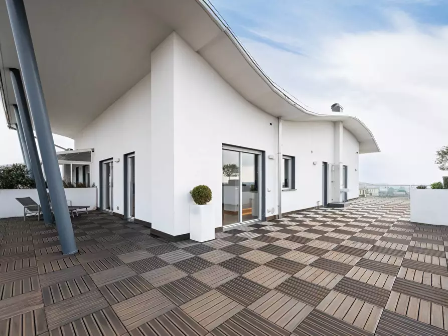 Immagine 17 di Appartamento in vendita  in via Nino Bixio a Gallarate