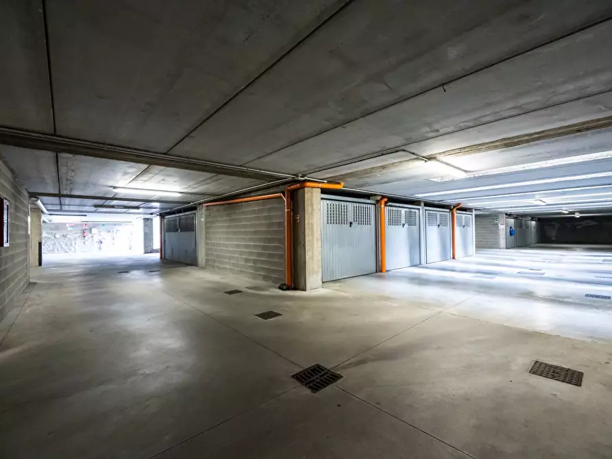 Immagine 23 di Appartamento in vendita  in via Nino Bixio a Gallarate