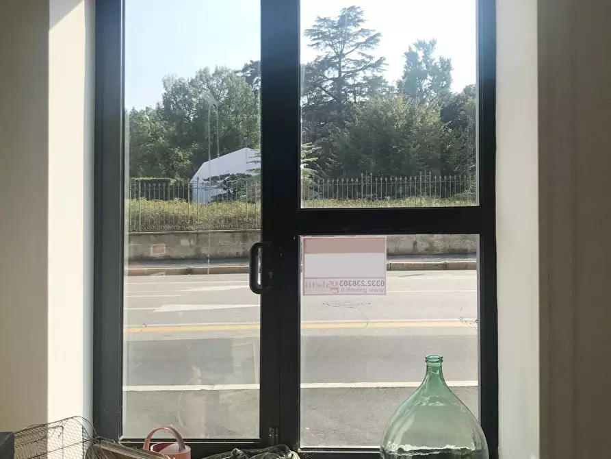 Immagine 4 di Locale commerciale in affitto  a Varese