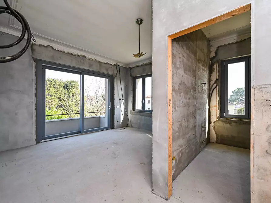 Immagine 21 di Villa in vendita  in via brogioli a Cassano Magnago