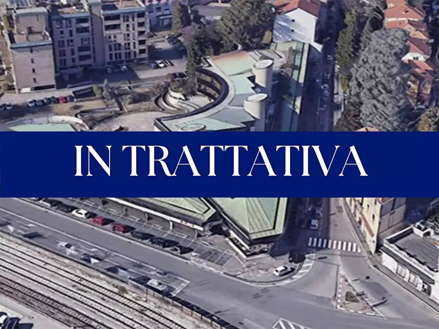 Immagine 1 di Attività commerciale in vendita  in Via Casula a Varese