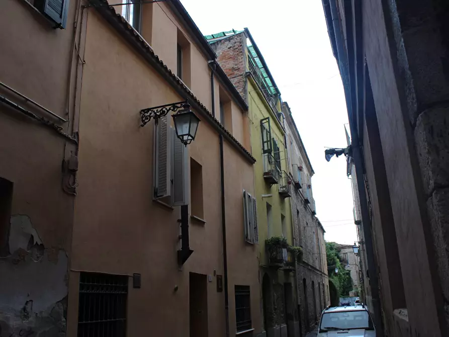 Immagine 2 di Palazzo in vendita  in Vico del Cigno a Teramo