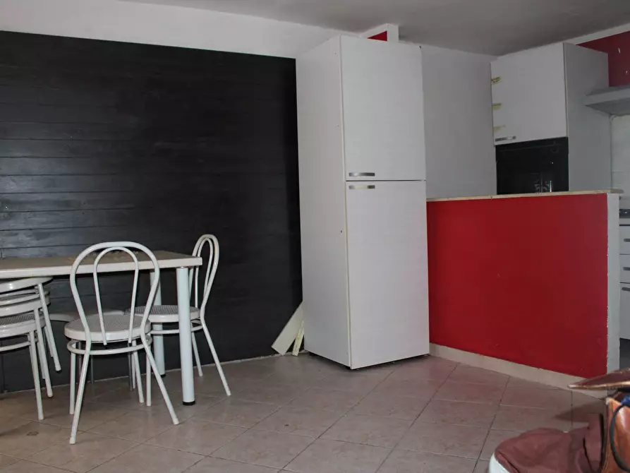 Immagine 3 di Palazzo in vendita  in Vico del Cigno a Teramo