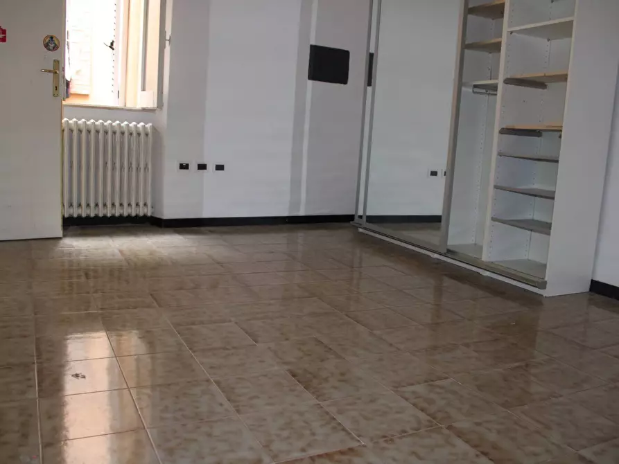 Immagine 8 di Palazzo in vendita  in Vico del Cigno a Teramo