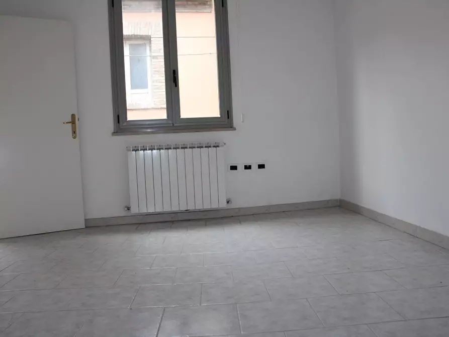 Immagine 11 di Palazzo in vendita  in Vico del Cigno a Teramo