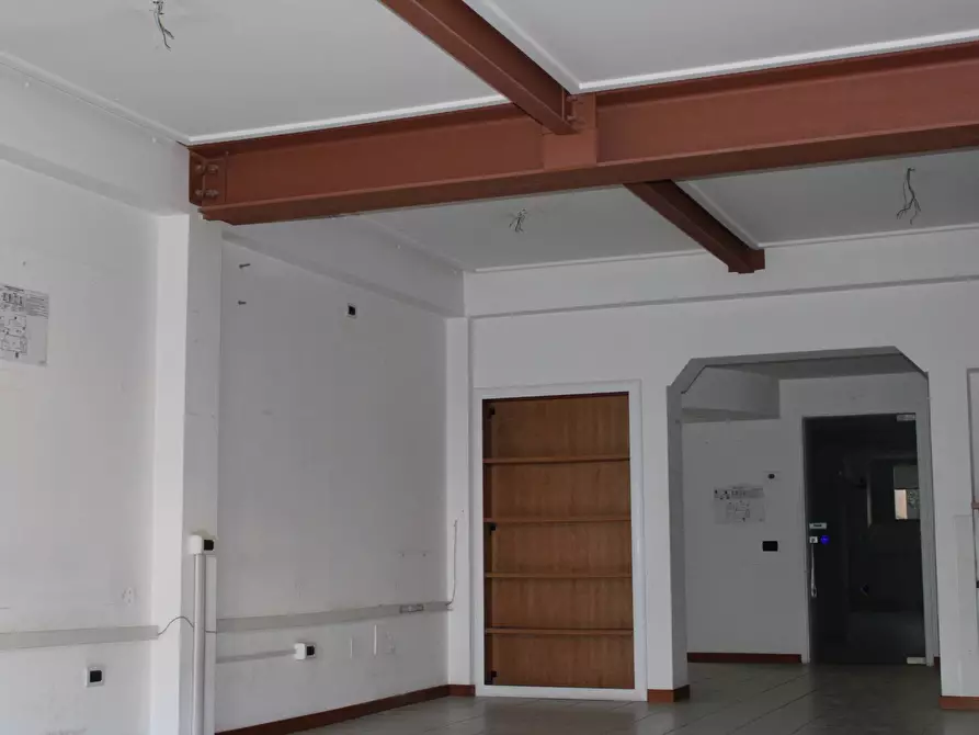 Immagine 3 di Ufficio in affitto  in VIA CRESCENZIO SCARSELLI a Teramo
