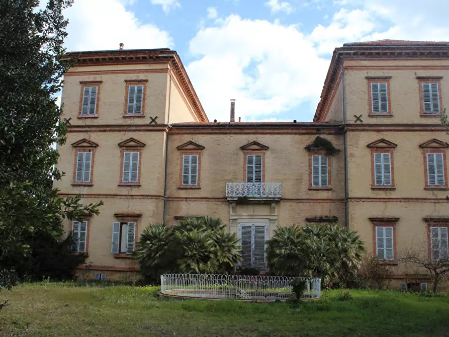 Immagine 1 di Villa in vendita  in VIA GRAMSCI a Giulianova