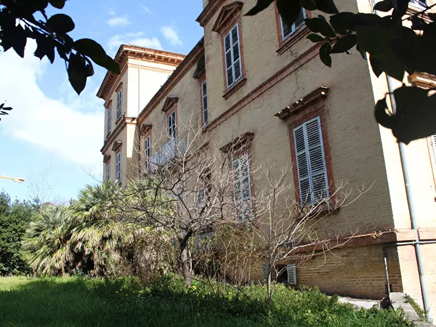 Immagine 4 di Villa in vendita  in VIA GRAMSCI a Giulianova