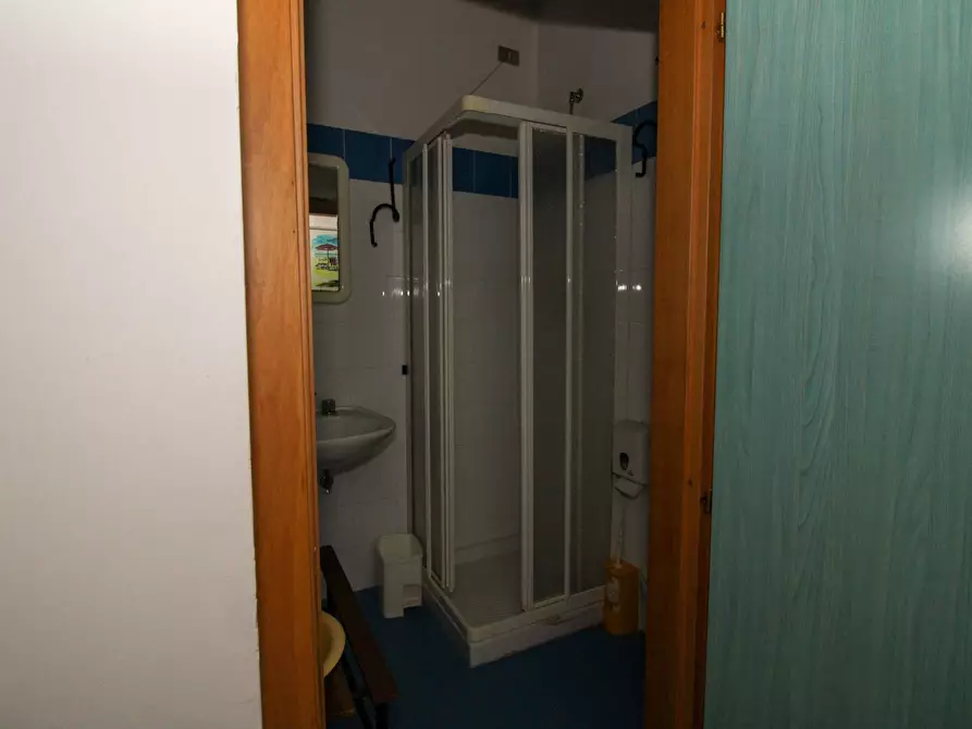 Immagine 12 di Palazzo in vendita  in Via Thaon De REvel a Giulianova