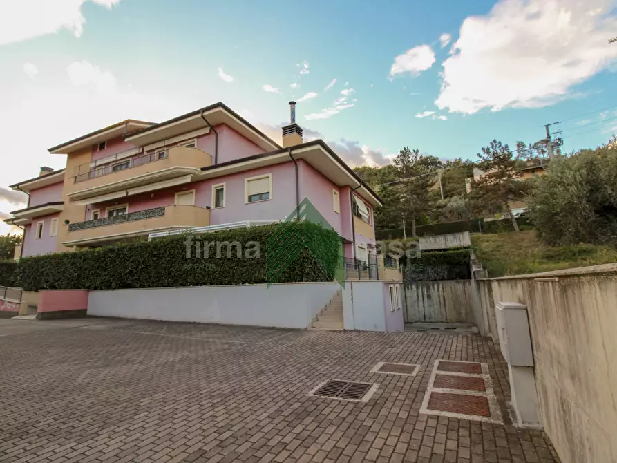 Immagine 2 di Appartamento in vendita  in via Alessandro Tassoni a Teramo