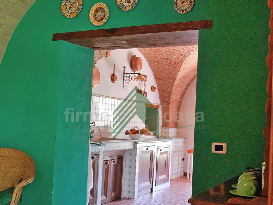 Immagine 27 di Villa in vendita  a Teramo