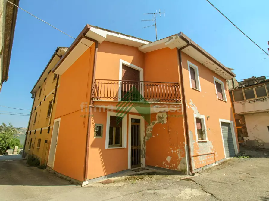 Immagine 1 di Casa indipendente in vendita  in CAVUCCIO a Teramo