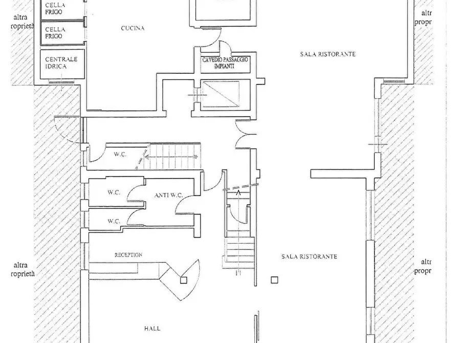 Immagine 17 di Palazzo in vendita  in Via Thaon De REvel a Giulianova