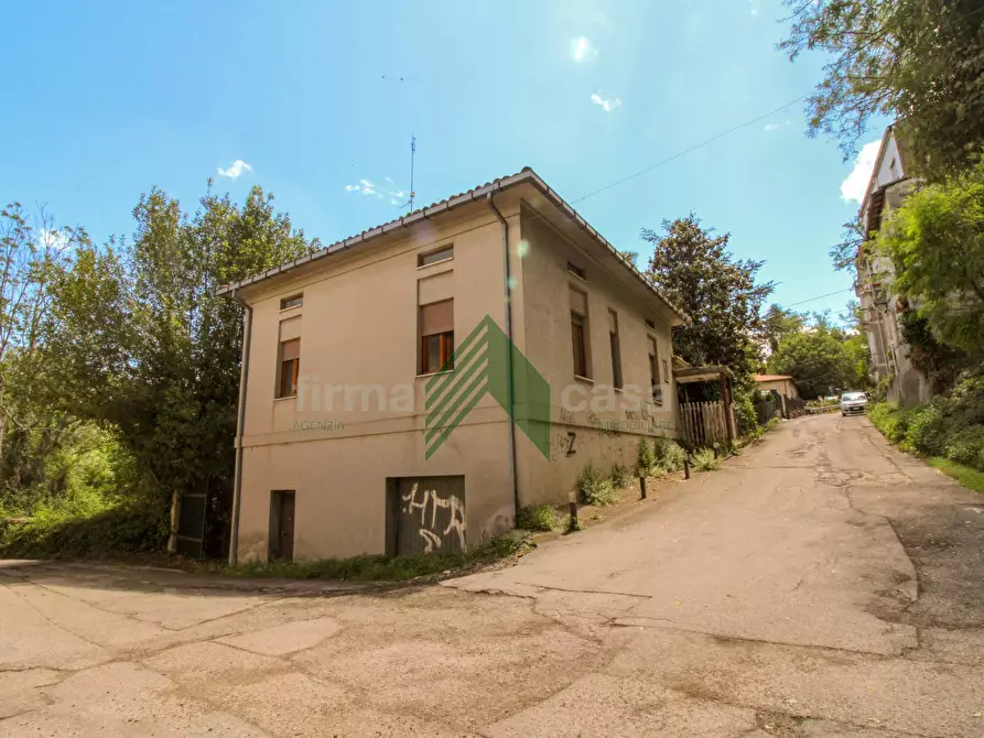 Immagine 1 di Casa indipendente in vendita  in via Fonte della Noce a Teramo