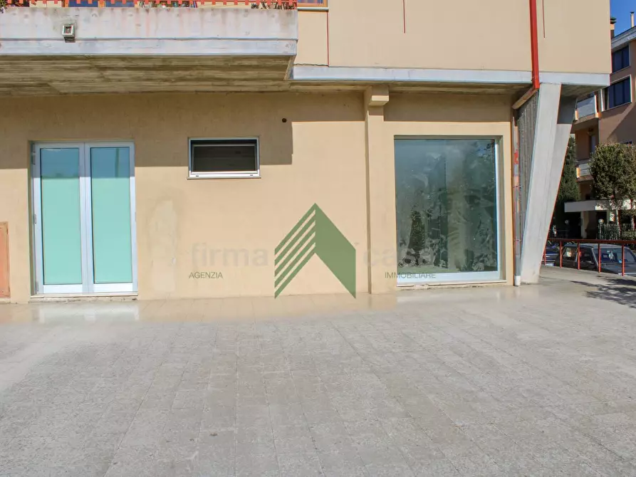 Immagine 3 di Locale commerciale in affitto  in via Cristoforo Colombo a Teramo