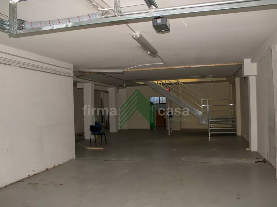 Immagine 12 di Locale commerciale in affitto  in via Cristoforo Colombo a Teramo