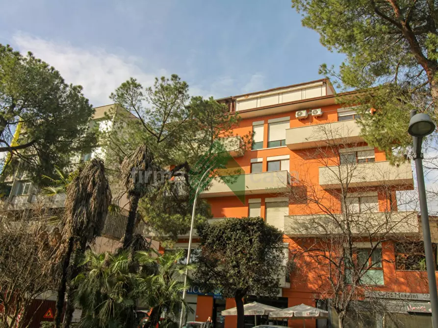 Immagine 3 di Appartamento in vendita  in viale Giuseppe Mazzini a Teramo