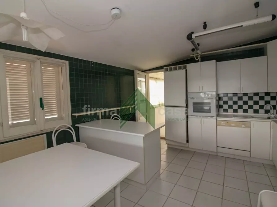 Immagine 17 di Appartamento in vendita  in viale Giuseppe Mazzini a Teramo