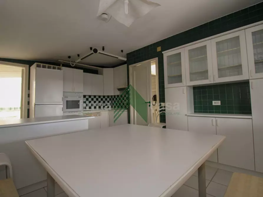 Immagine 18 di Appartamento in vendita  in viale Giuseppe Mazzini a Teramo