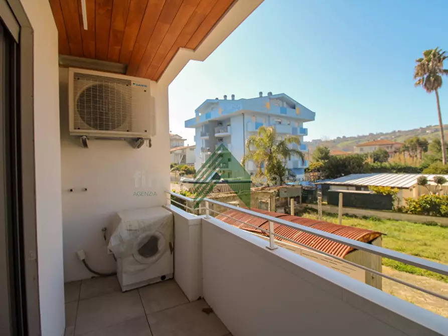 Immagine 23 di Appartamento in vendita  in via Ippodromo a Giulianova