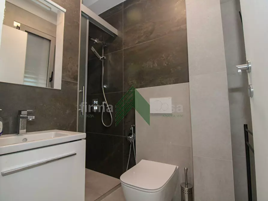 Immagine 26 di Appartamento in vendita  in via Ippodromo a Giulianova