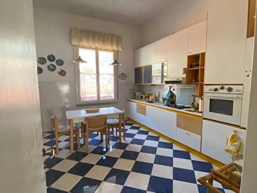 Immagine 6 di Appartamento in vendita  in PIAZZA CESARE BATTISTI a Ventimiglia