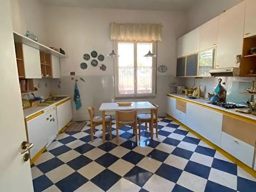 Immagine 7 di Appartamento in vendita  in PIAZZA CESARE BATTISTI a Ventimiglia