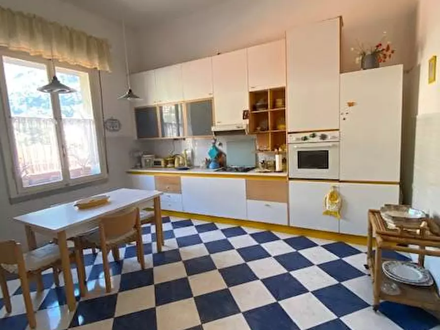 Immagine 8 di Appartamento in vendita  in PIAZZA CESARE BATTISTI a Ventimiglia